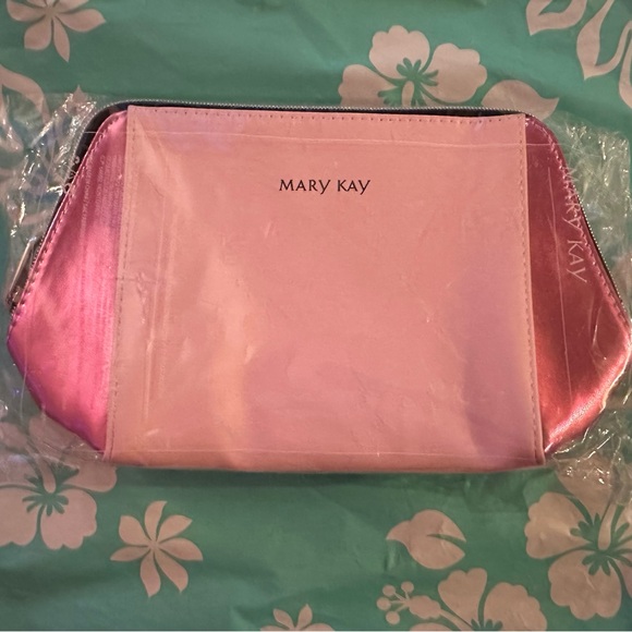 Pink Glitter Cosmetic Bag from Mary Kay - Picture 3 of 6
